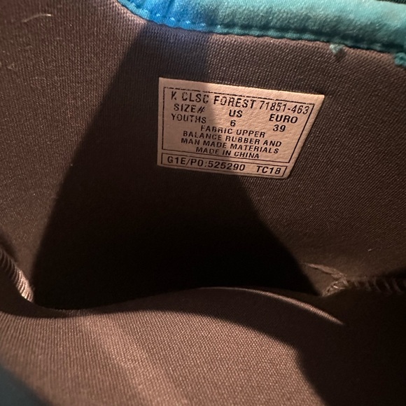 BOGS girl youth winter boots. Size 39, youth 6. Teal - Picture 5 of 5